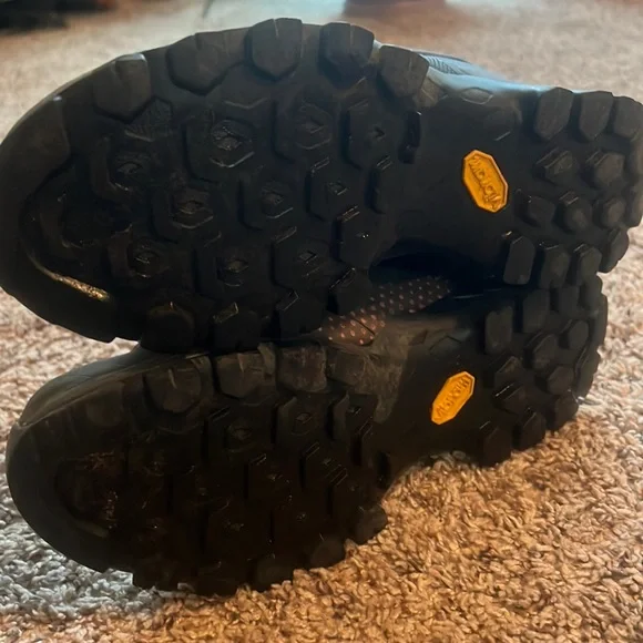 Tecnica women’s water proof hiking shoes - Picture 8 of 9